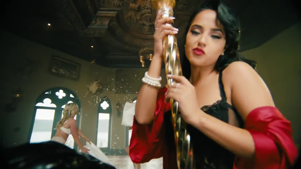 (32) Becky G, Natti Natasha - Sin Pijama (Official Video)